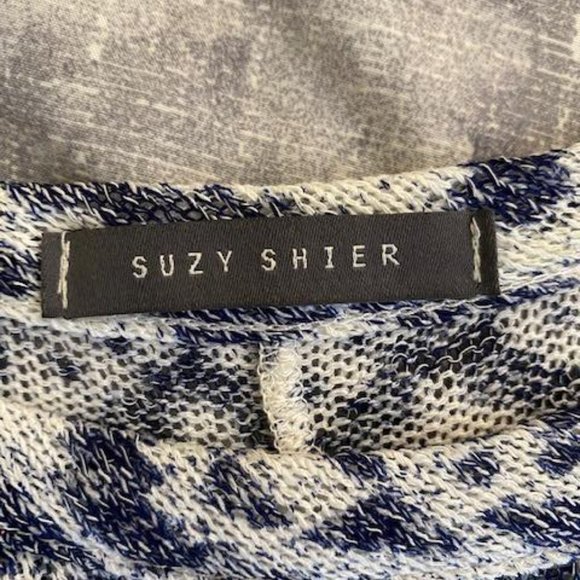 Woman's Blouse- Small/Medium- Suzy Shier - Picture 3 of 3